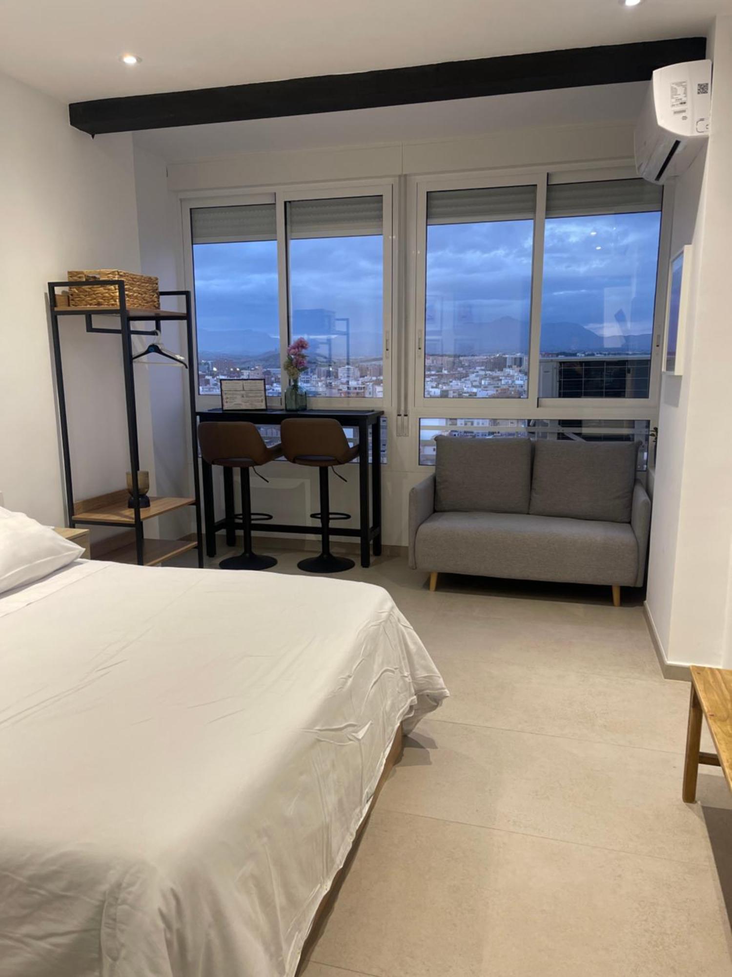 Sky Views Studio In City Centre Αλικάντε Εξωτερικό φωτογραφία